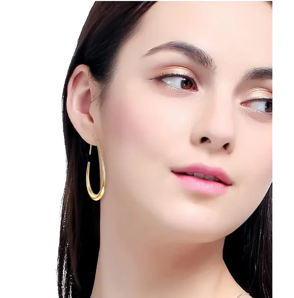 أقراط دائرية كبيرة-large hoop earrings