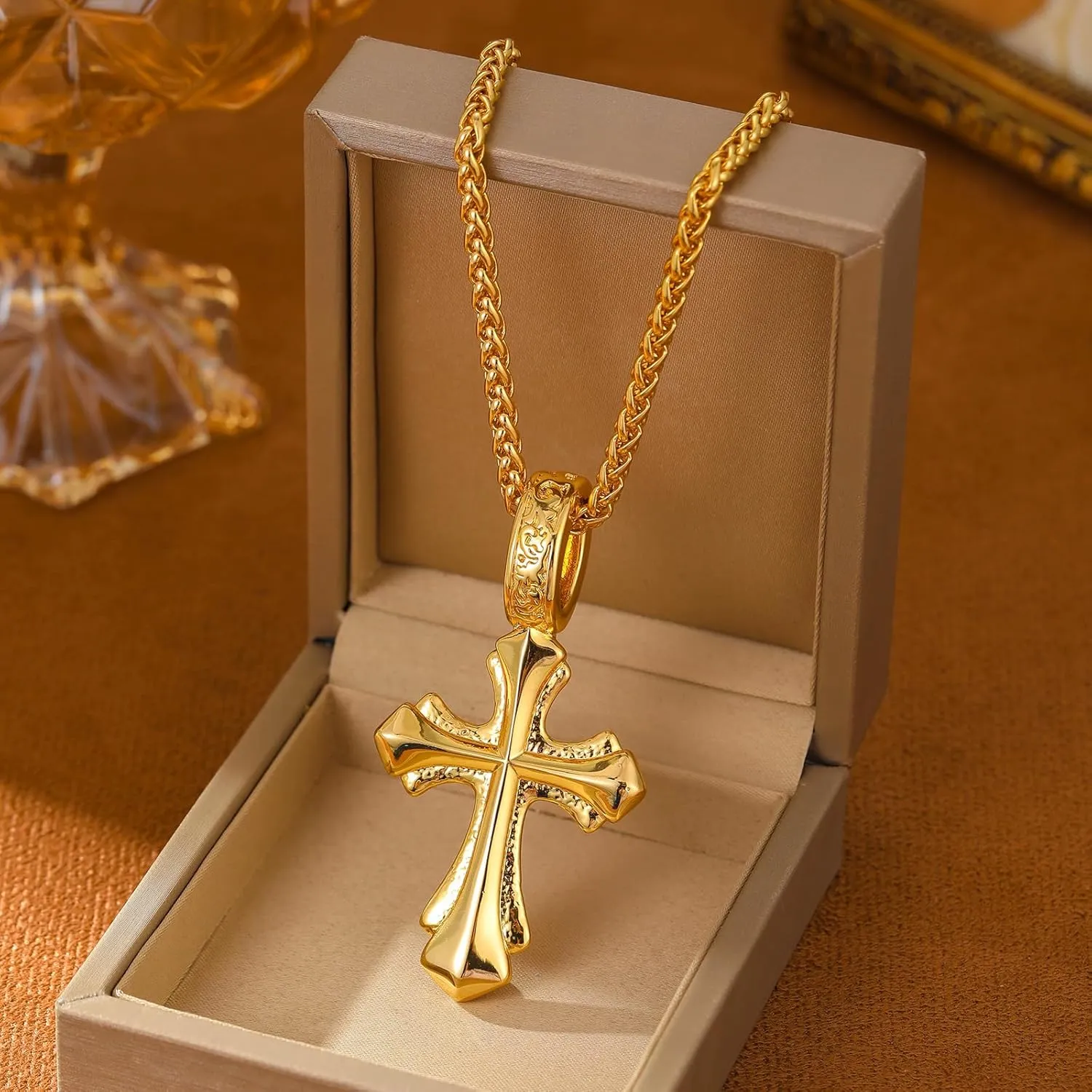 Cross Necklace for Women 18K Gold Cross Necklaces for Women Gold Cross Pendant Necklace Simple Gold Cross Chain Faith Jewelry Gifts for Women