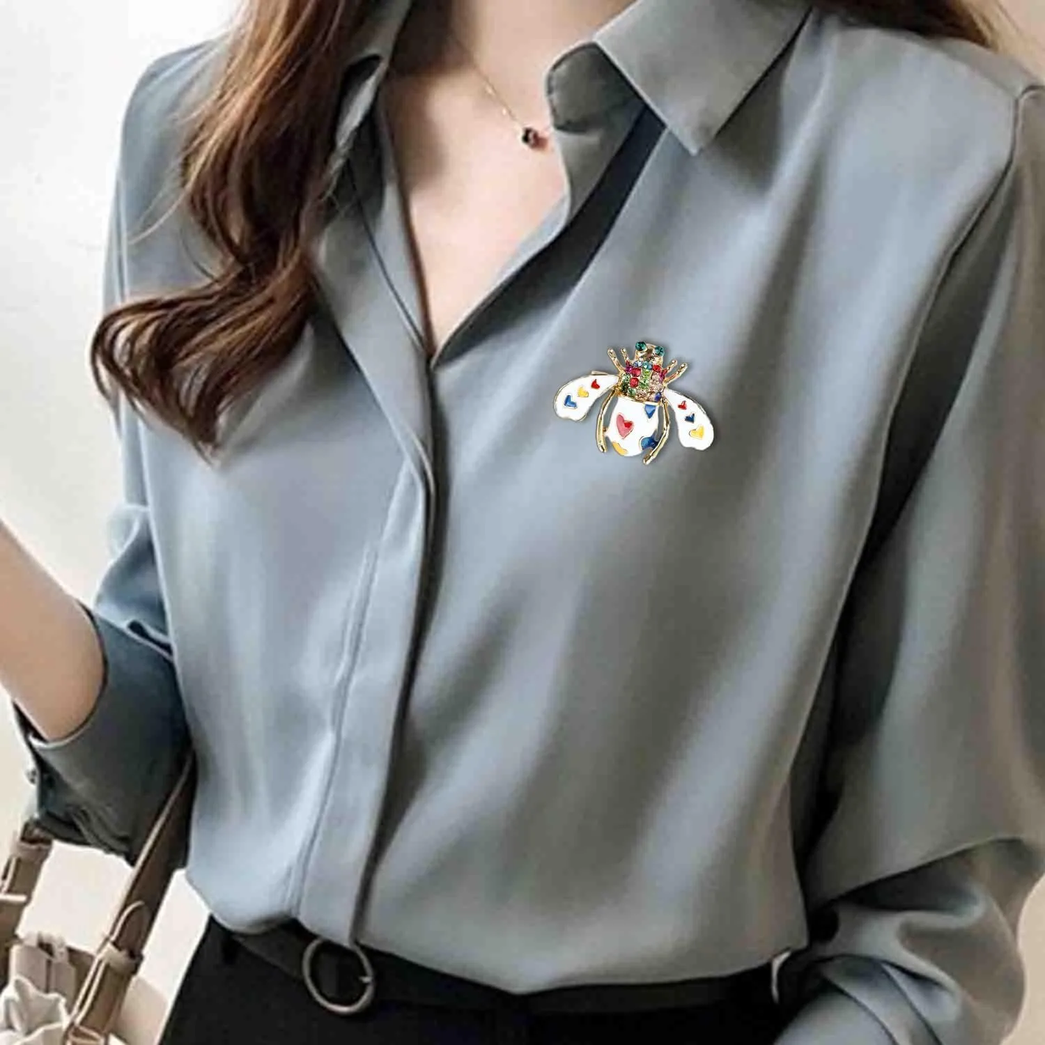 Cute Bee Daisy Crystal Brooches Pin Fashio Rhinestone Animal Flower Brooch Insect Themed Lapel Pins for Women Men Gold Tone