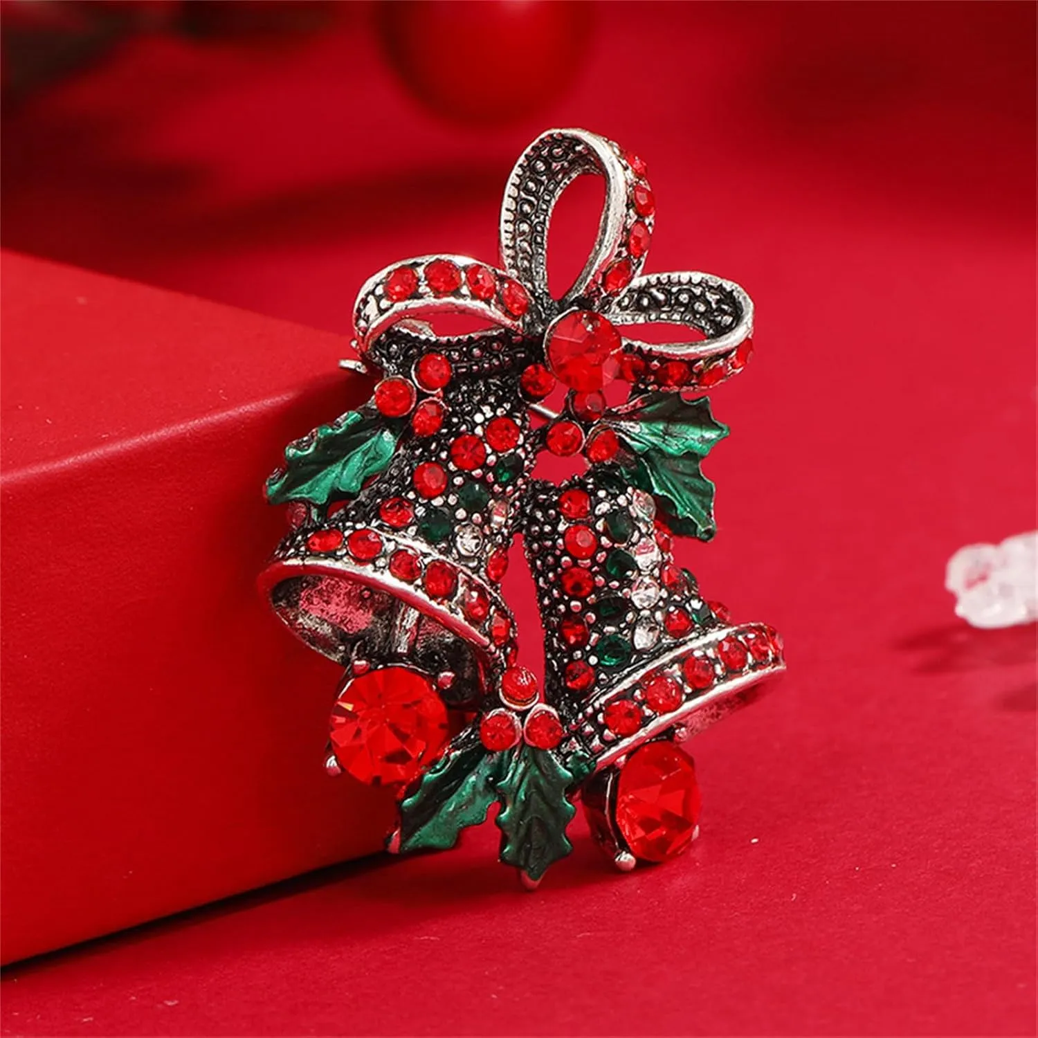 Dreuyet Christmas Brooch Pins for Women Crystal Rhinestone Christmas Brooch Christmas Tree Snowflake Bell Reindeer Brooches Multi-Colored Christmas Enamel Pins Holiday Party Gift