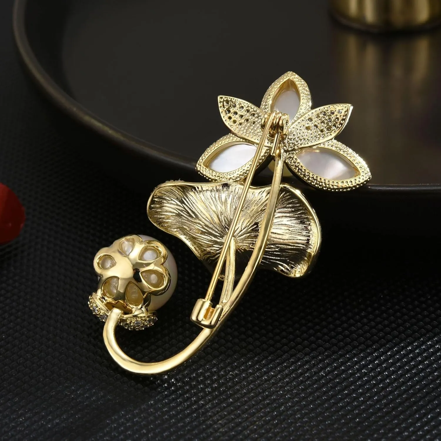 Flower Floral Pearl Brooch Rhinestone Crystal Brooch Leaf Bouquet Brooch Pin Fashion Dress Accessories Birthday Graduation Jewelry Gift For Women