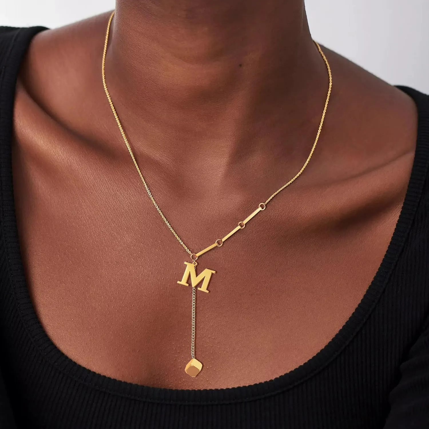 Gold Initial Necklace for Women, Dainty 18K Gold Plated Initial Necklace A-Z Pendant Choker Necklace Trendy Cube Initial Letter Necklace Gold Jewelry Necklace for Gift