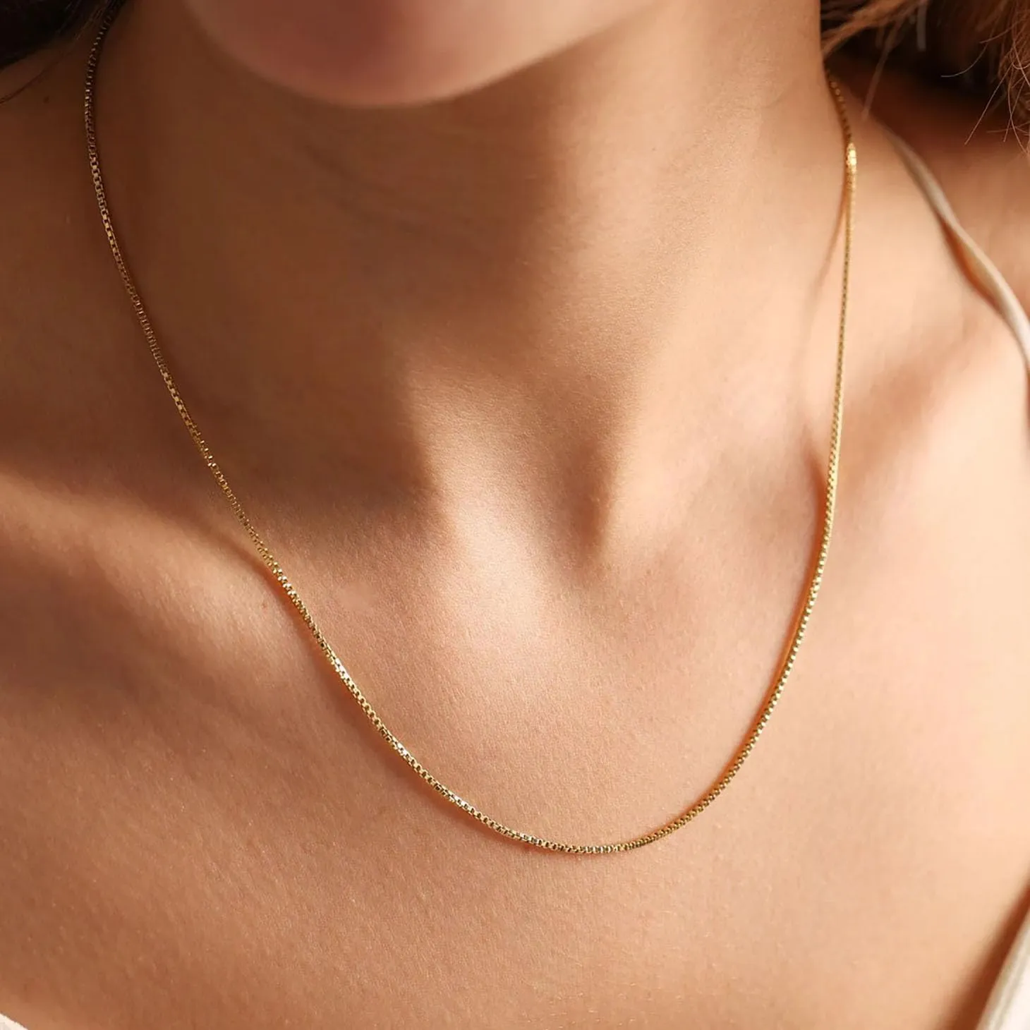 Gold Necklace for Women- 18K Dainty Choker Necklace for Women Simple Gold Necklaces Shining Dots Box Chain Sparkle Necklaces Cute Paperclip Link Herringbone Trendy Jewelry
