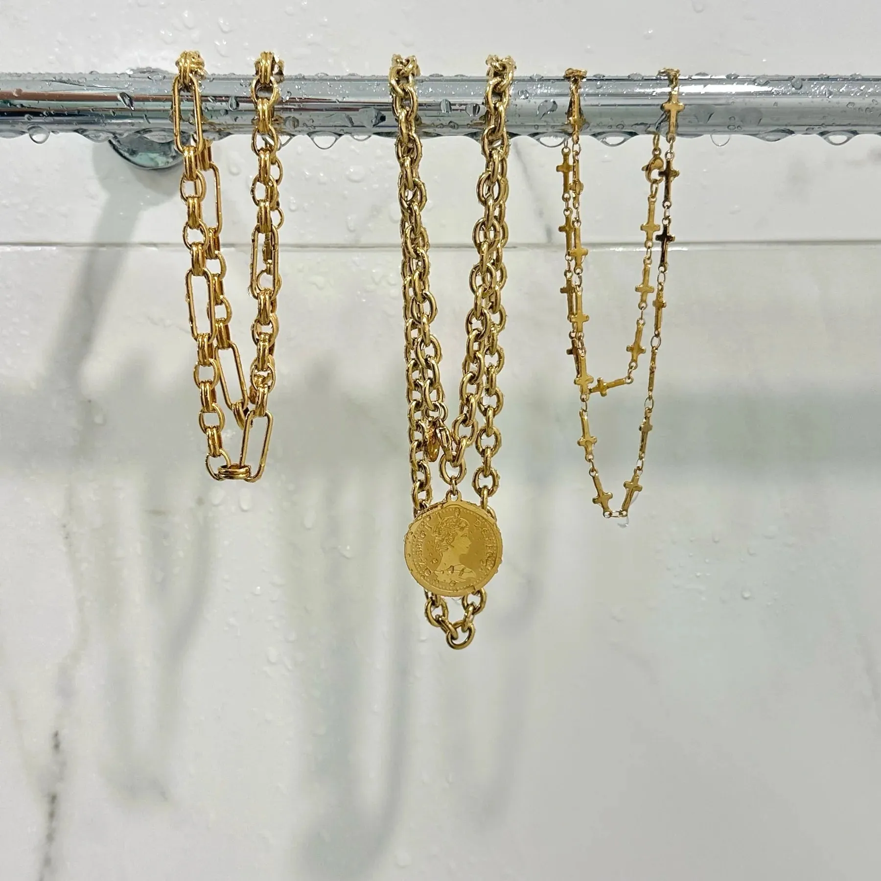 Kennedy Cross Chain Necklace Gold