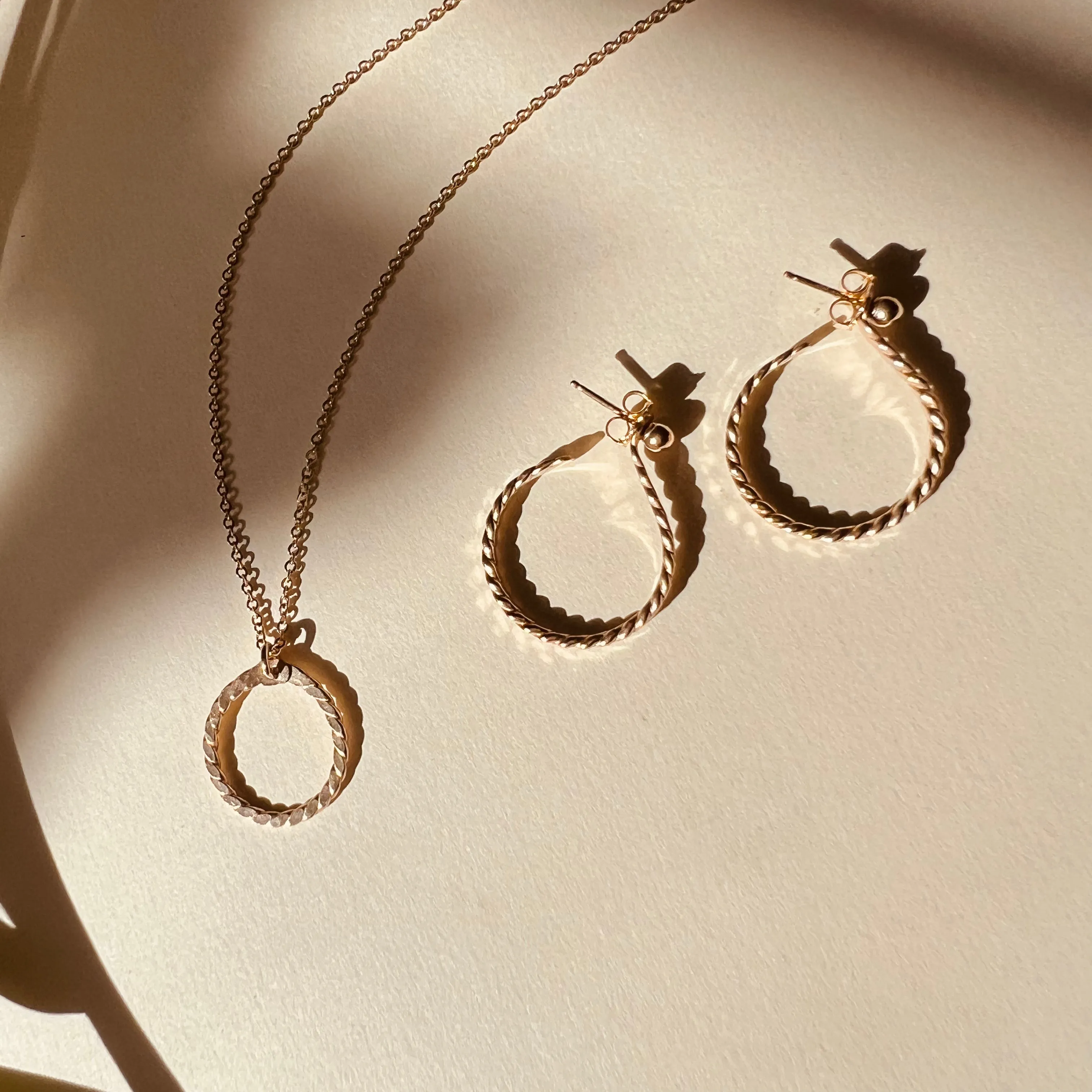 POMELO NECKLACE