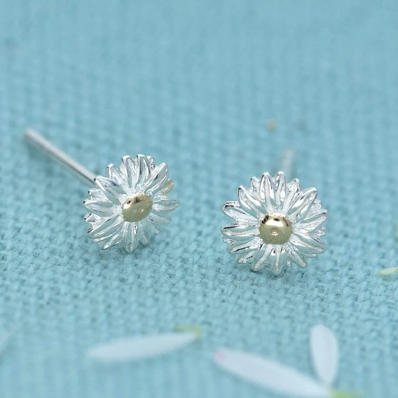Silver Daisy Stud Earrings
