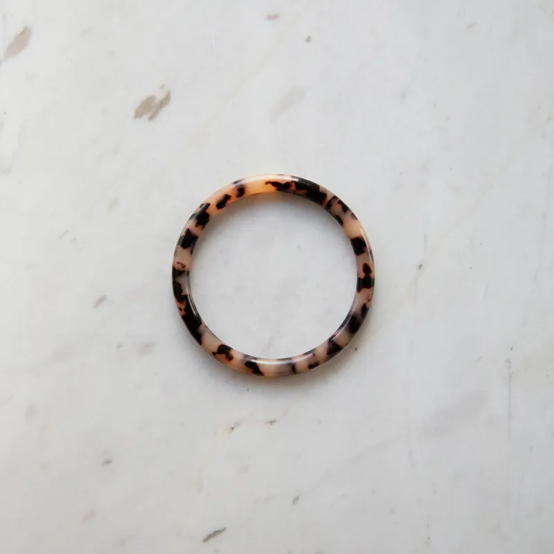 Sophie - Bold Bangle - Light Tort