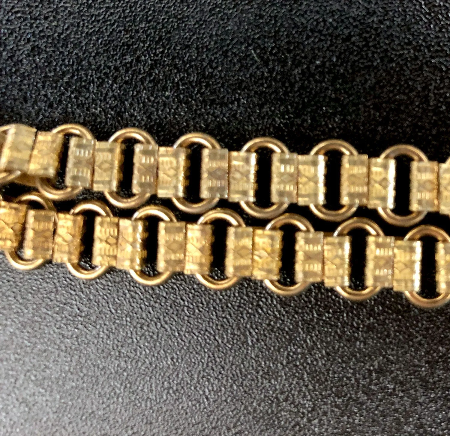 Vintage style embossed solid brass book chain per foot. b12-chn578