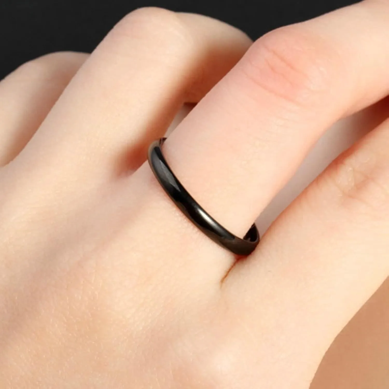 Wedding Rings Men, Stainless Steel Engagement Rings Black Polished Ring Rings for Men and Women