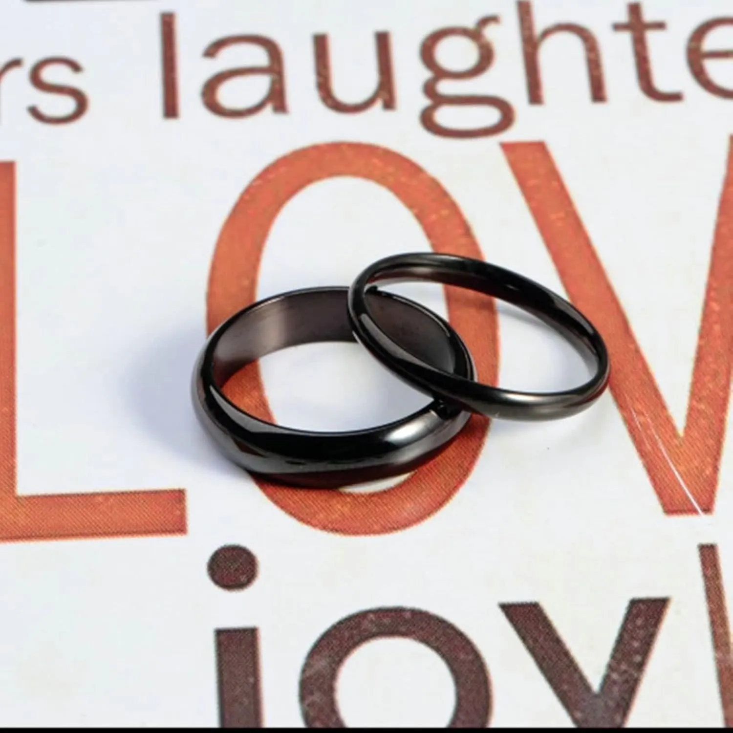 Wedding Rings Men, Stainless Steel Engagement Rings Black Polished Ring Rings for Men and Women