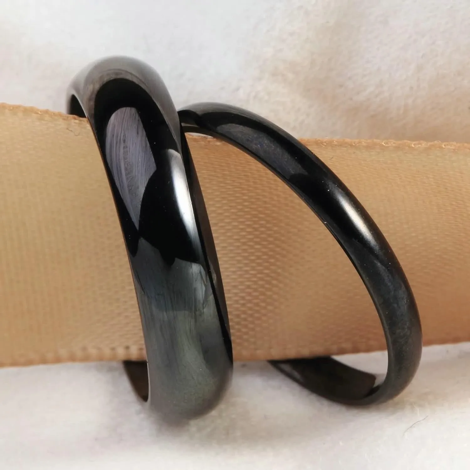 Wedding Rings Men, Stainless Steel Engagement Rings Black Polished Ring Rings for Men and Women
