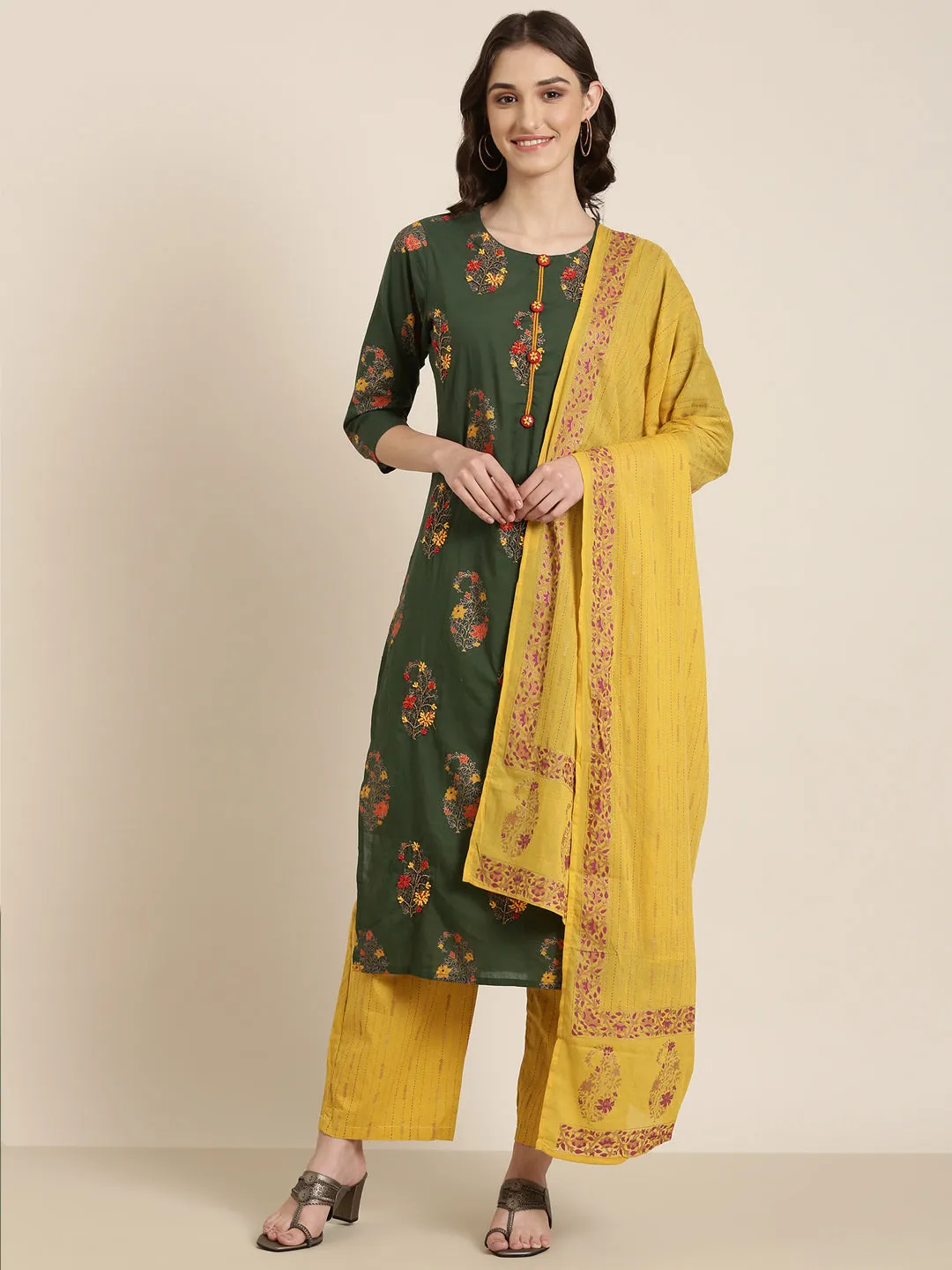 Women Green Floral Printed Regular Thread Work Kurta Set With Dupatta