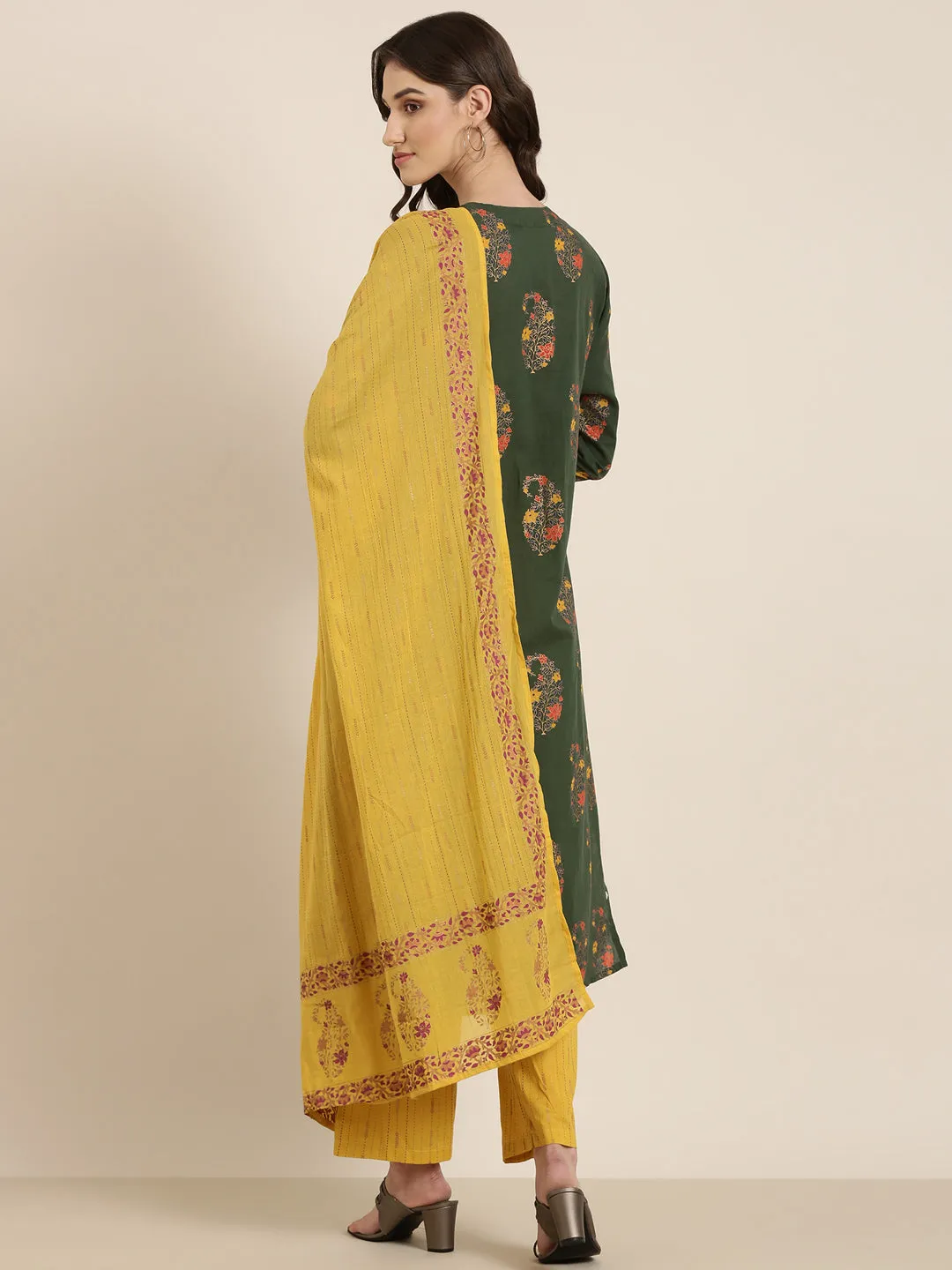 Women Green Floral Printed Regular Thread Work Kurta Set With Dupatta